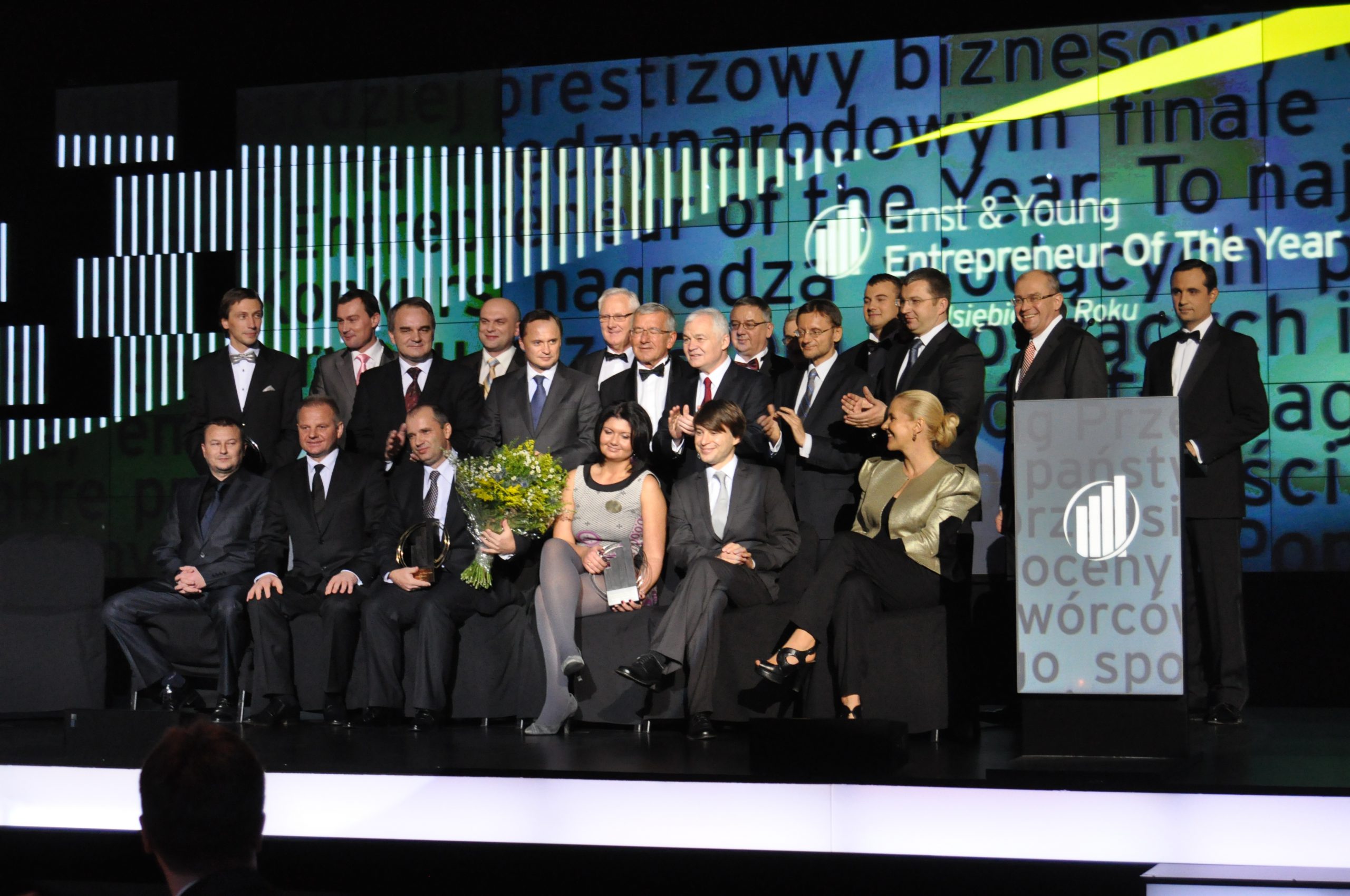 E&Y 2009 051